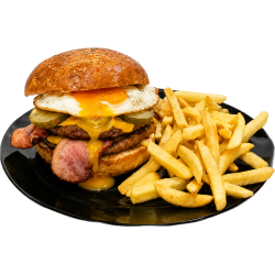7. Double Egg burger menu - žemľa, majonéza, šalát, 2xhovädzie mäso, 2xcheddar, kyslá uhorka, slaninka, vajíčko, horčica, hranolky.